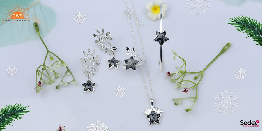 Elegant Jewelry for Christmas Eve